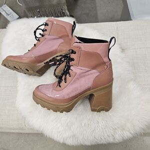 Sorel Women's Brex Heel Lace Lux Sandy Clay Gum Sole Boot